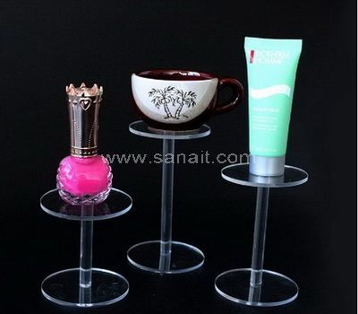 Cosmetic stand