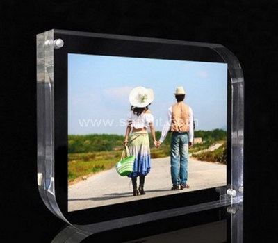 Acrylic magnetic photo frame