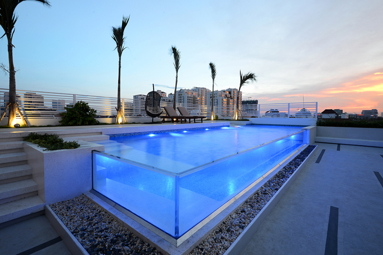 Why Use Acrylic Sheets for Transparent Swimming Pools