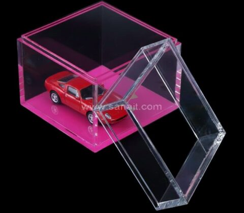 Maßgefertigte durchsichtige Kunststoffbox in Würfelform mit Deckel