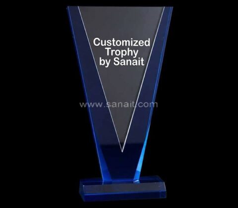 Trofeo acrílico grabado a medida azul en forma de V